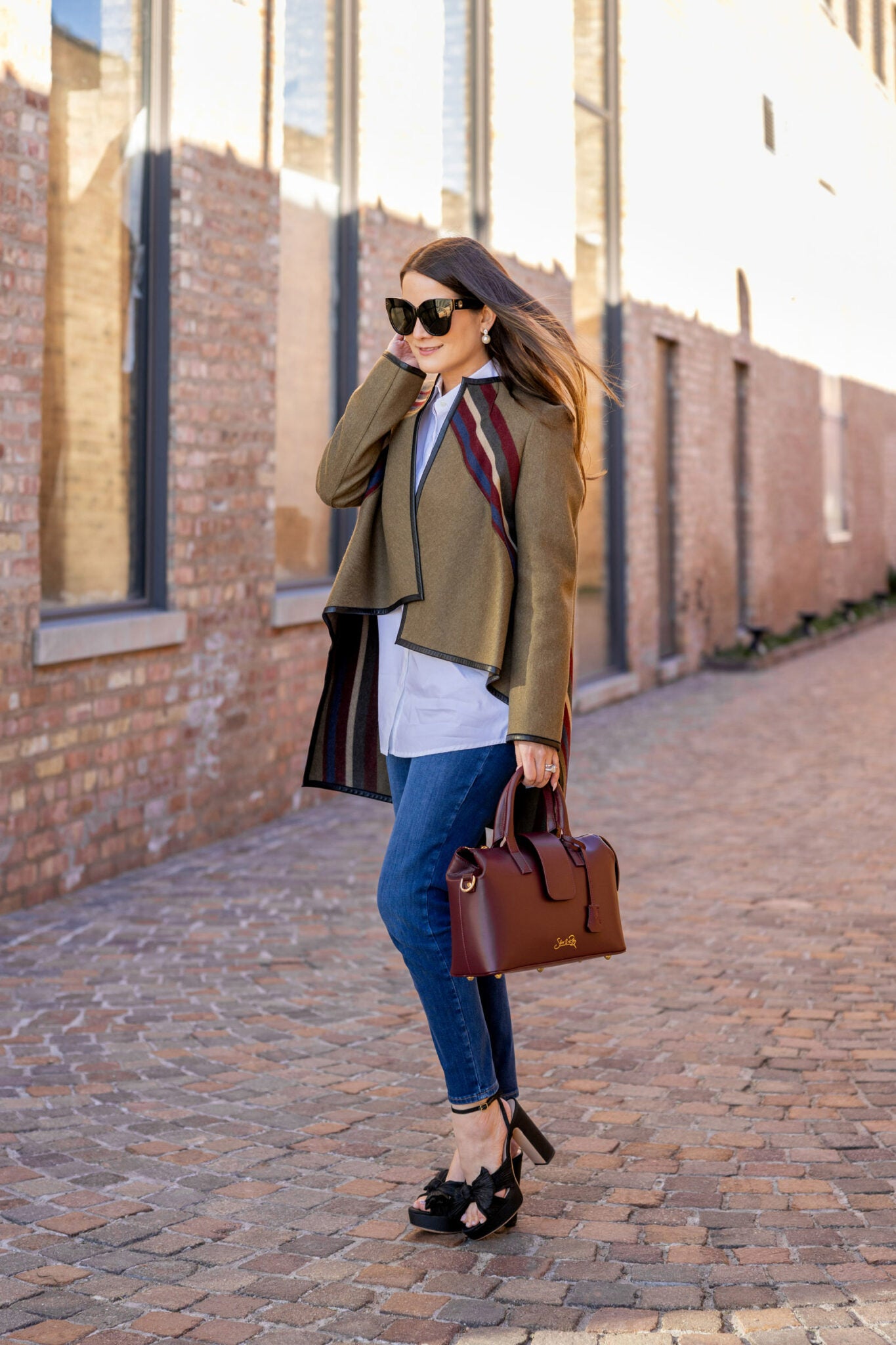 Convertible Executive Leather Bag MIDI in Burgundy