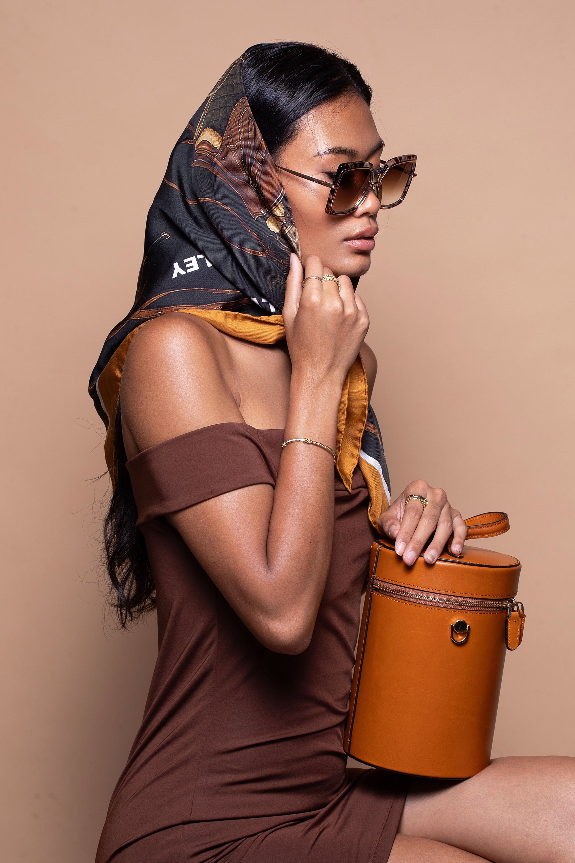 NOLA Bucket Leather Bag in Tan