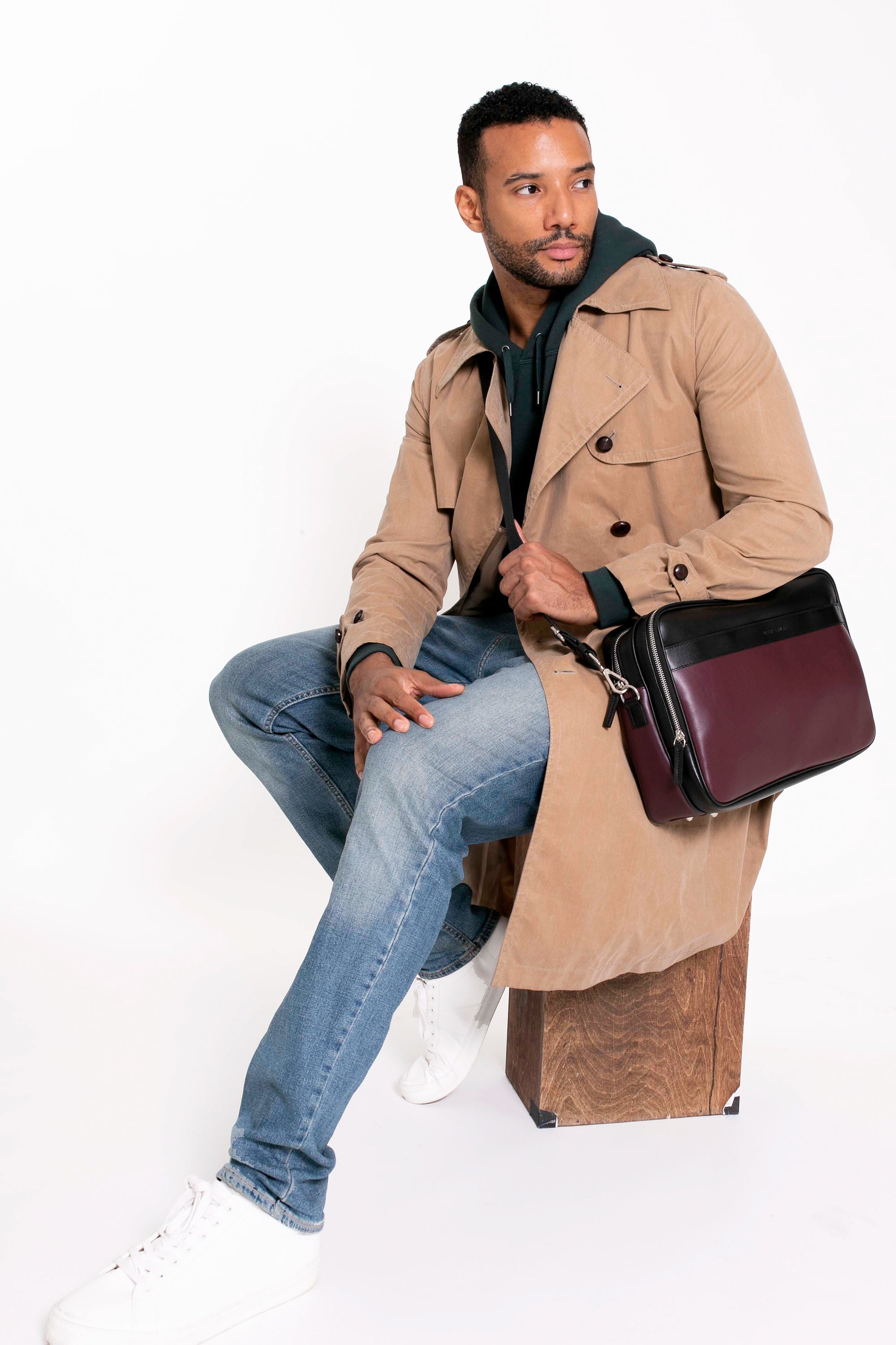 SSW - Geneva Leather Messenger Bag in Wine Purple - Silver & Riley