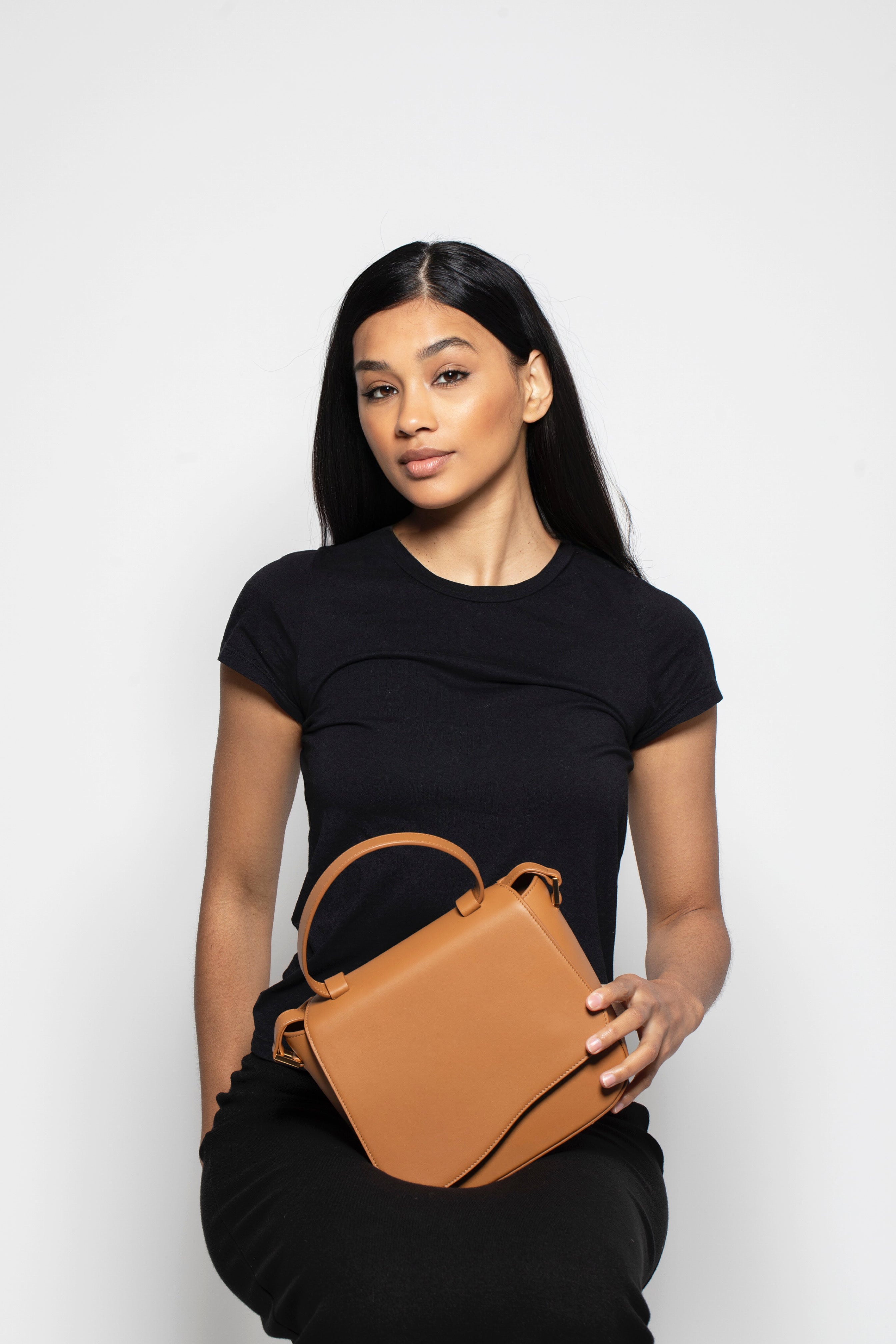 Milan Crossbody Leather Bag in Camel