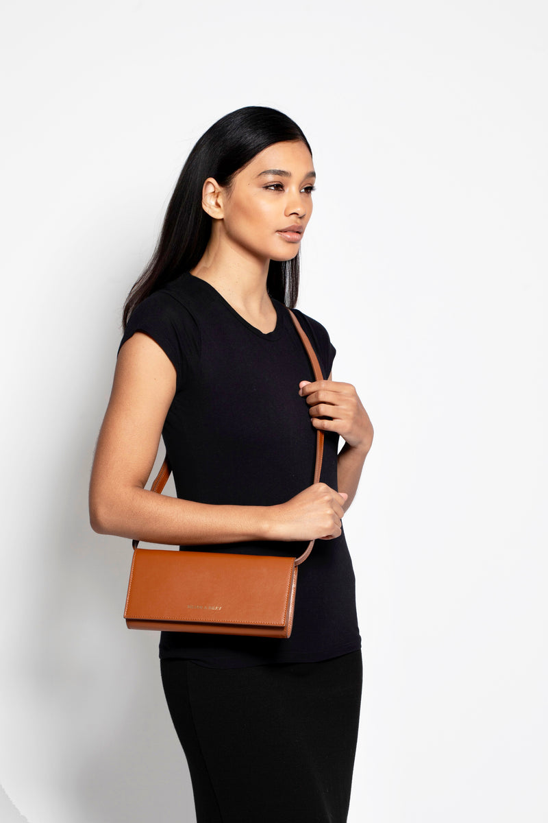 Durban Convertible Crossbody and Clutch Leather Bag in Caramel