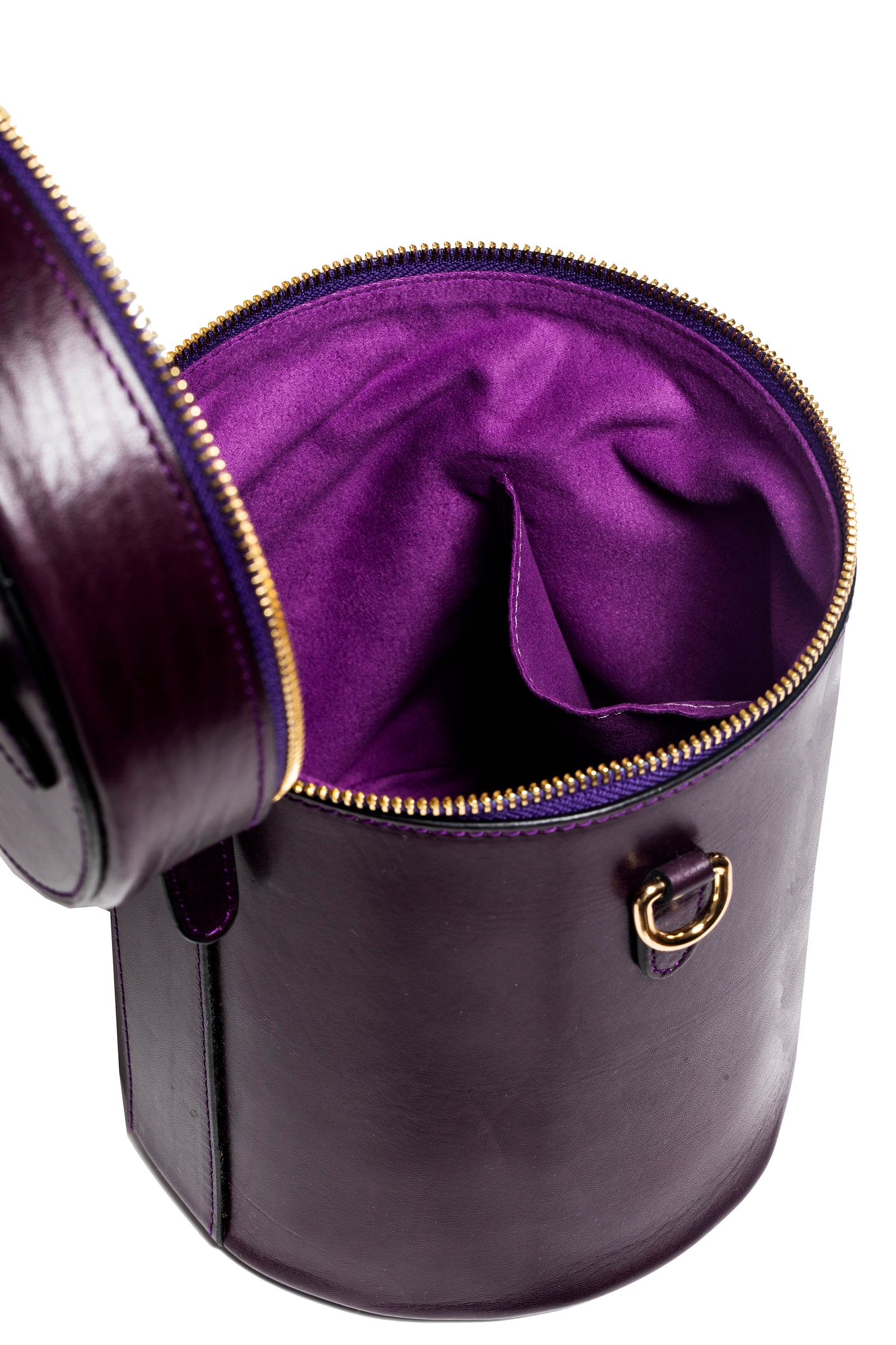 Trussardi Bucket Bag Two Tone Leather Drawstring Purple Lining Perfect Fall top Purse